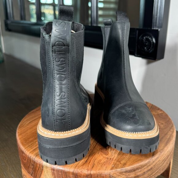 TOMS Dakota Chelsea Boots — Water-Resistant Comfort - NWOT - Picture 3 of 10